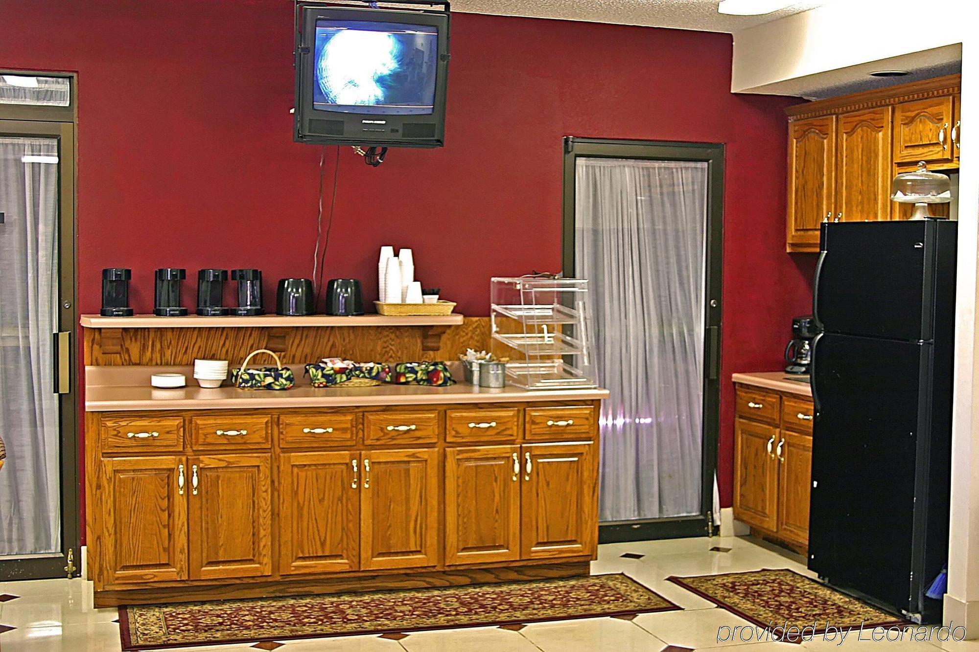 Days Inn & Suites By Wyndham Starkville Restaurant billede